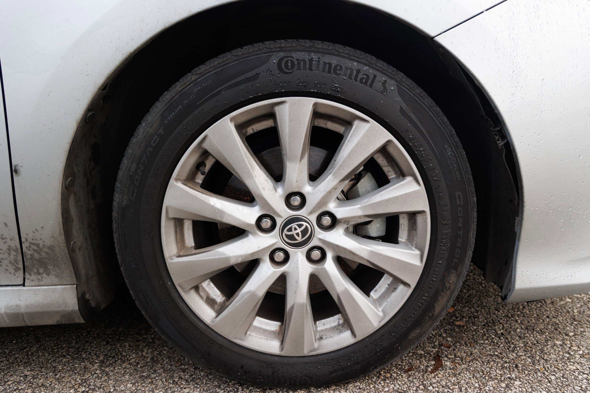 Used 2020 Toyota Camry LE image 12