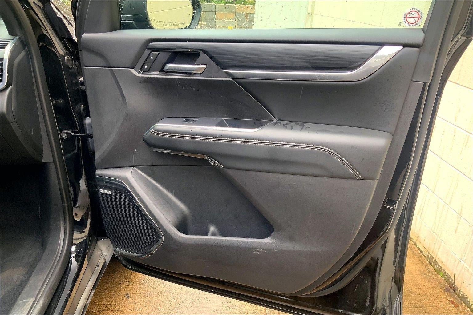 Used 2025 GMC Acadia Elevation FWD image 27