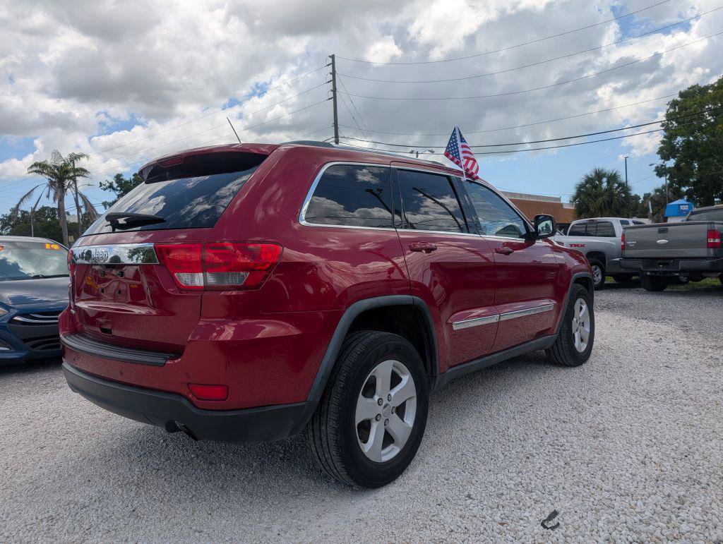 Used 2011 Jeep Grand Cherokee Laredo image 5