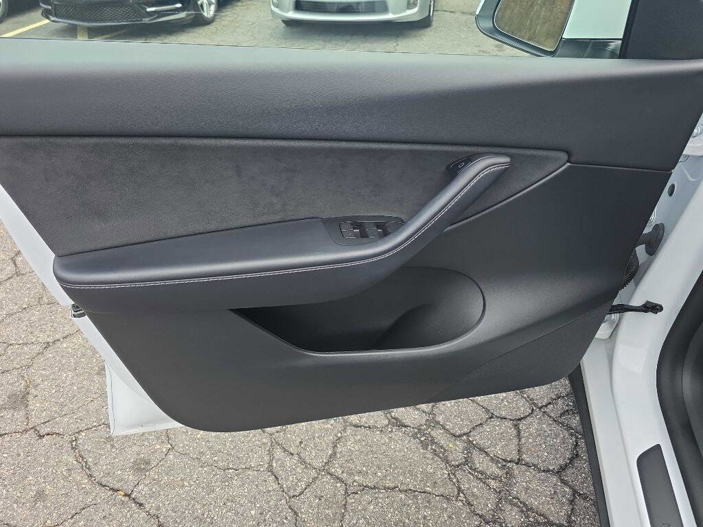 Used 2022 Tesla Model Y Performance image 20