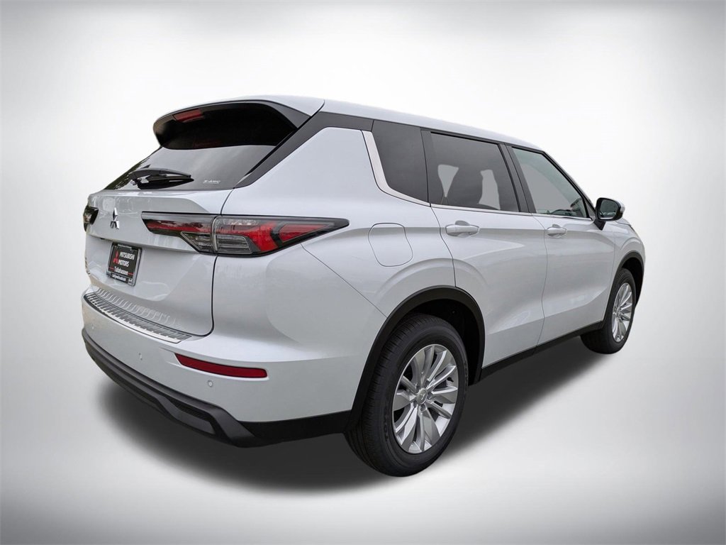 New 2025 Mitsubishi Outlander ES image 4