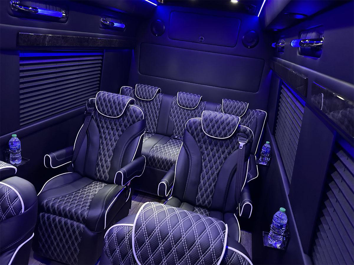Used 2024 Mercedes-Benz Sprinter 3500 image 40