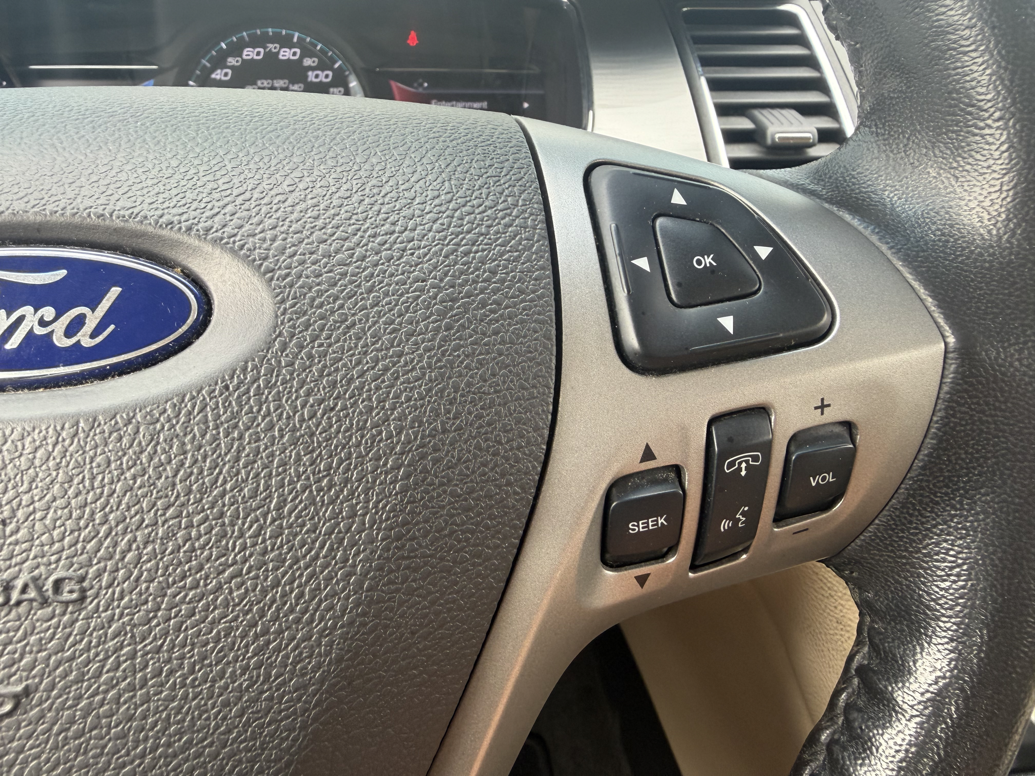 Used 2014 Ford Taurus SEL w/ Equipment Group 201A AWD/4WD image 23