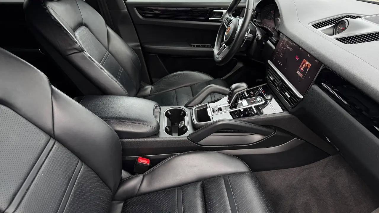 Used 2021 Porsche Cayenne image 29