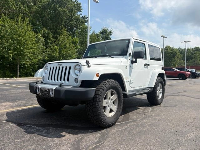 Used 2015 Jeep Wrangler Sahara w/ Connectivity Group AWD/4WD image 1