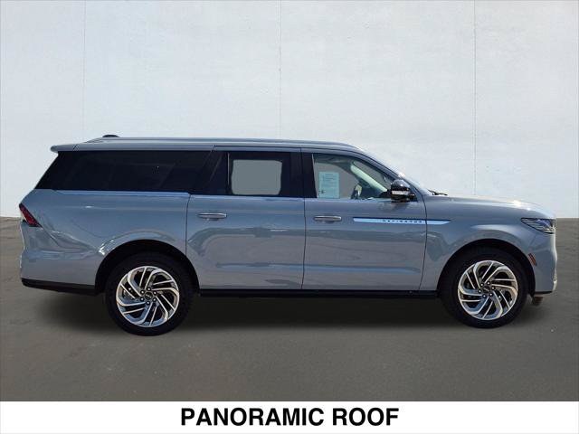 Used 2025 Lincoln Navigator L Reserve AWD/4WD image 4