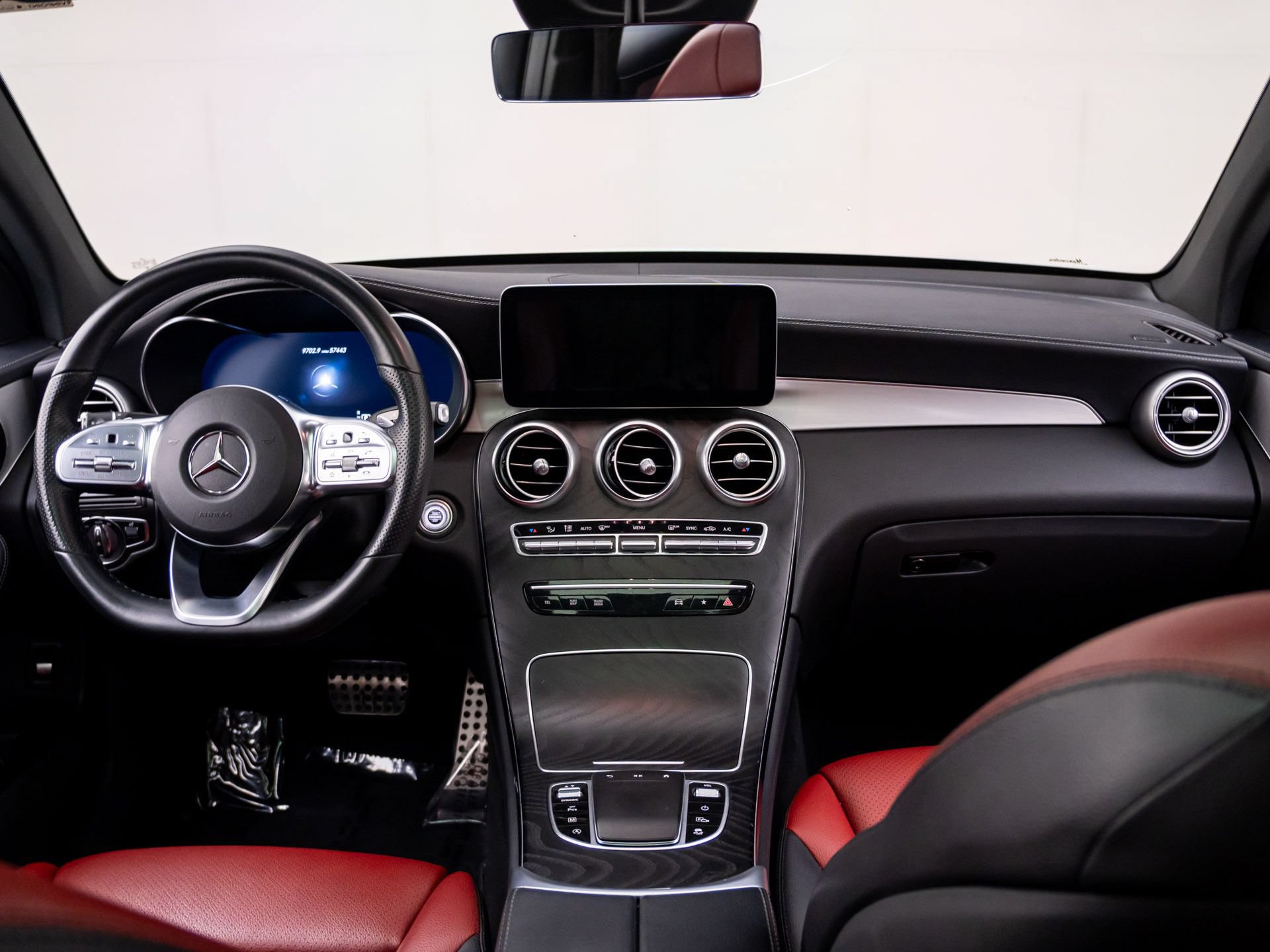 Used 2022 Mercedes-Benz GLC 300 4MATIC Coupe image 9