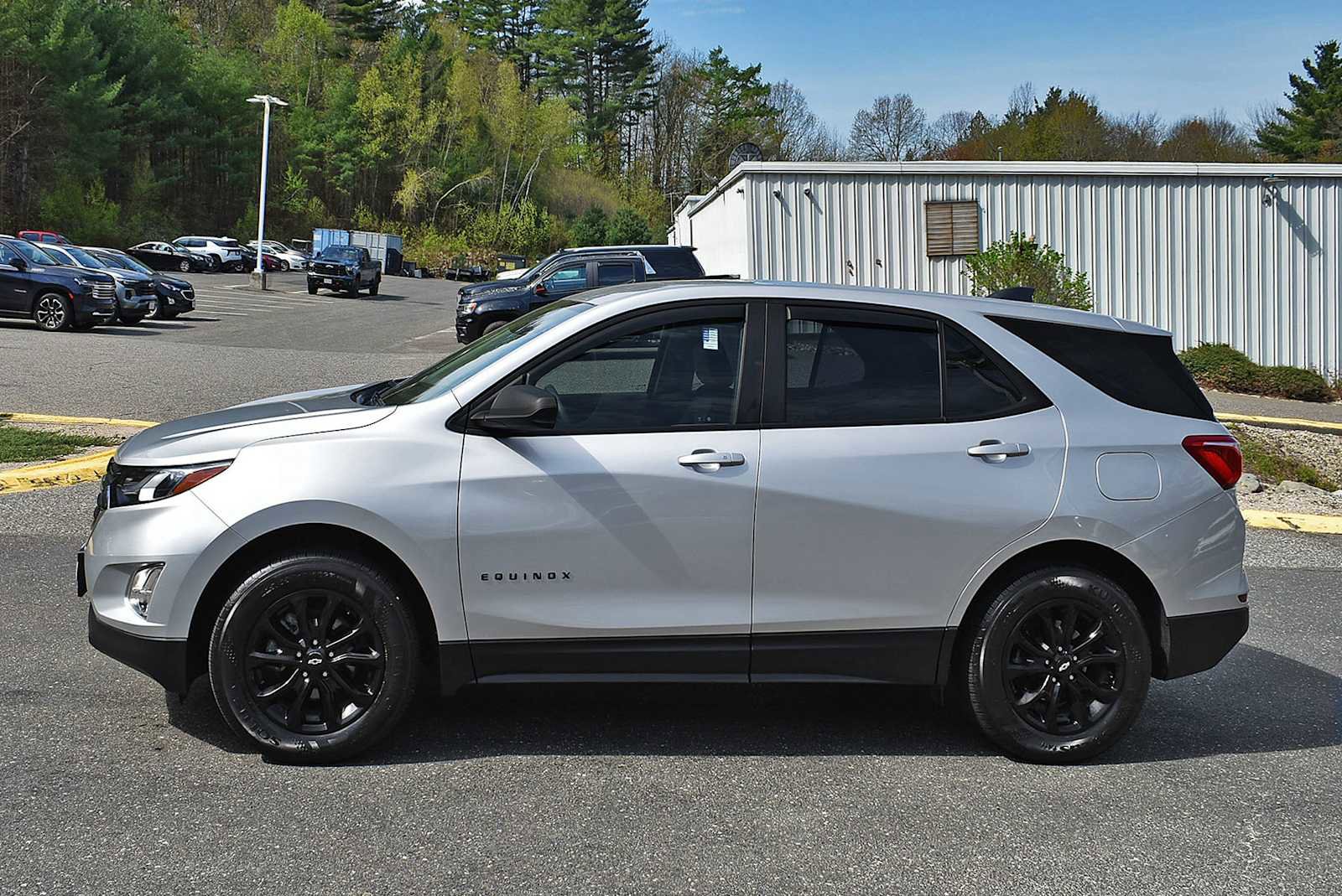 Used 2021 Chevrolet Equinox LS AWD/4WD image 4