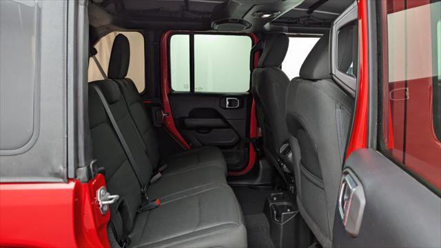 Used 2018 Jeep Wrangler Unlimited Sahara image 17