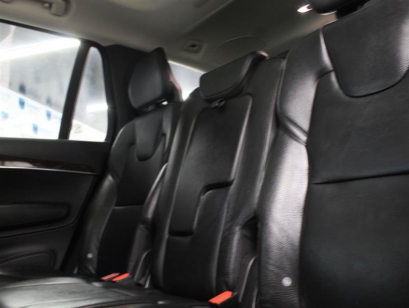 Used 2016 Volvo XC90 T6 Momentum AWD/4WD image 18