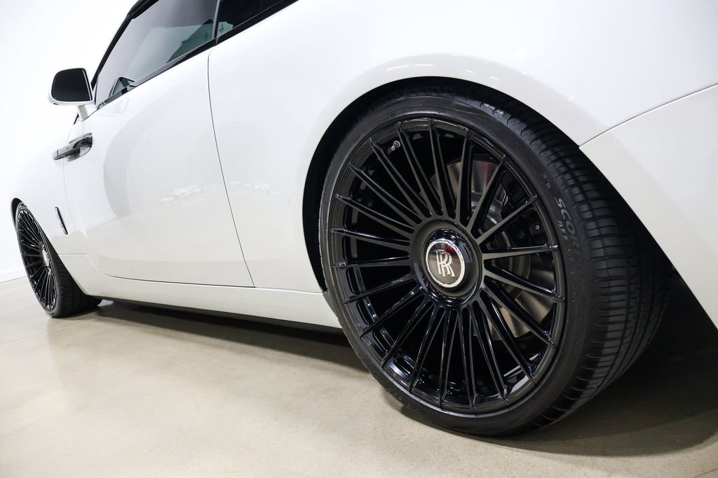 Used 2019 Rolls-Royce Dawn RWD image 27