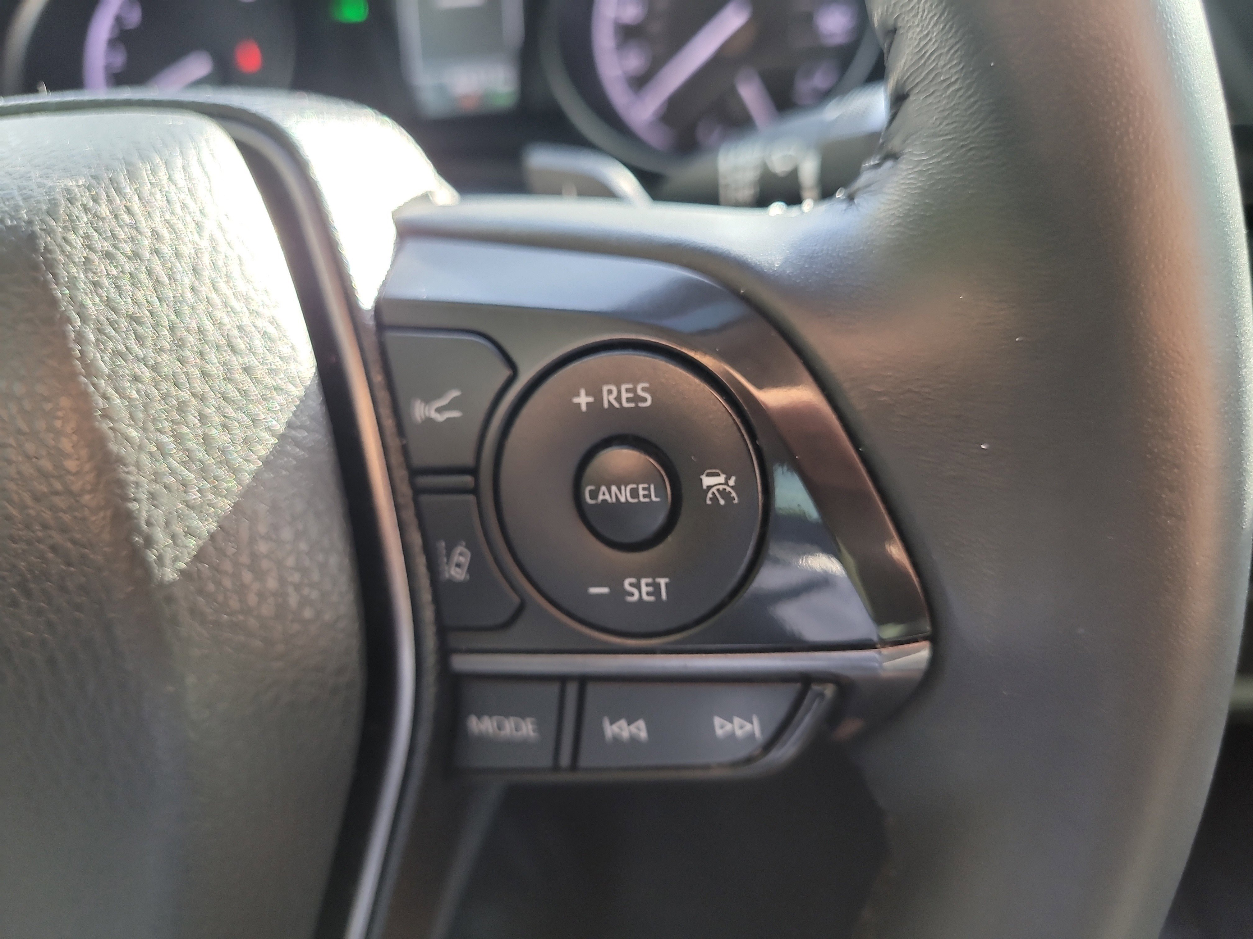 Used 2024 Toyota Camry SE w/ Convenience Package image 29