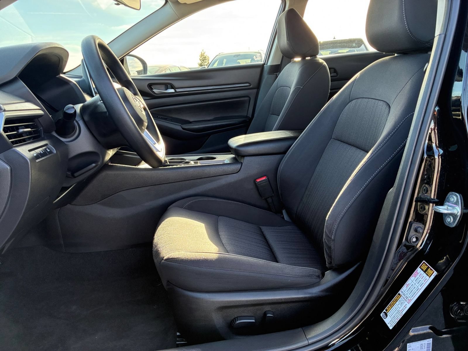 Used 2025 Nissan Altima 2.5 SV FWD image 26