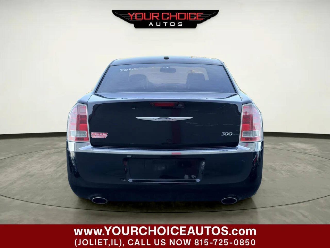 Used 2011 Chrysler 300 Limited RWD image 4