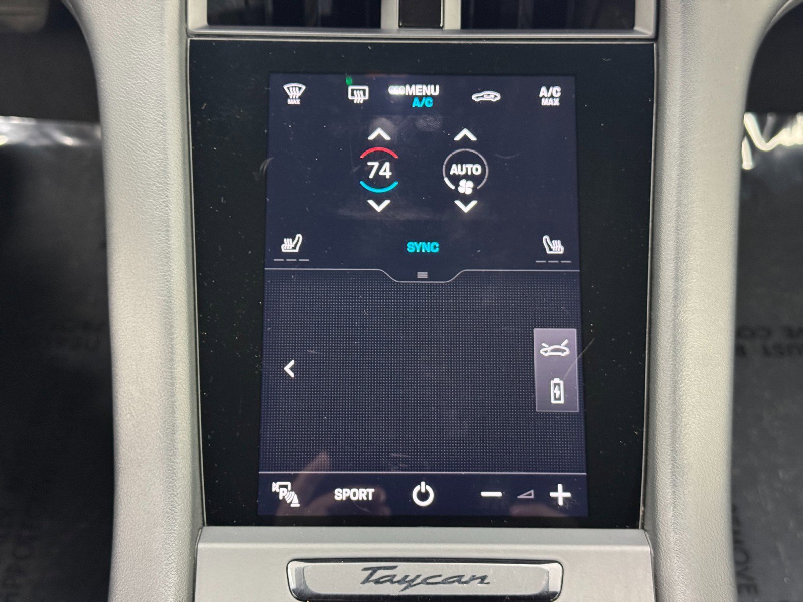 Used 2021 Porsche Taycan image 31