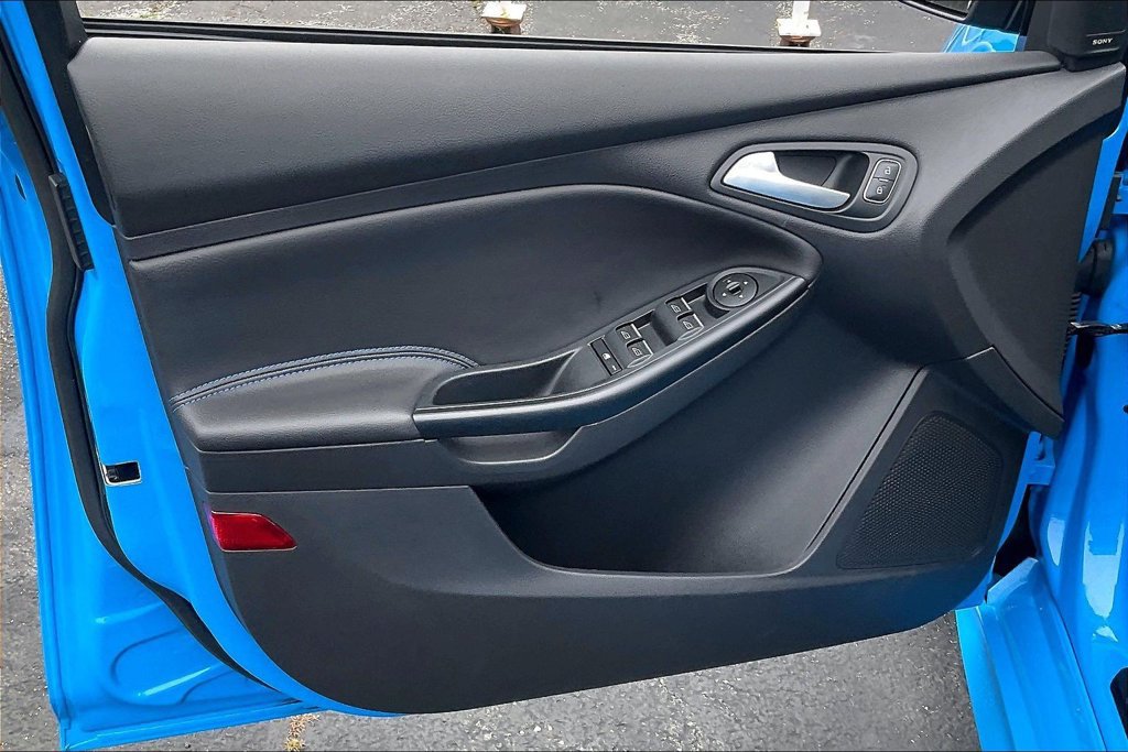 Used 2017 Ford Focus RS AWD/4WD image 21