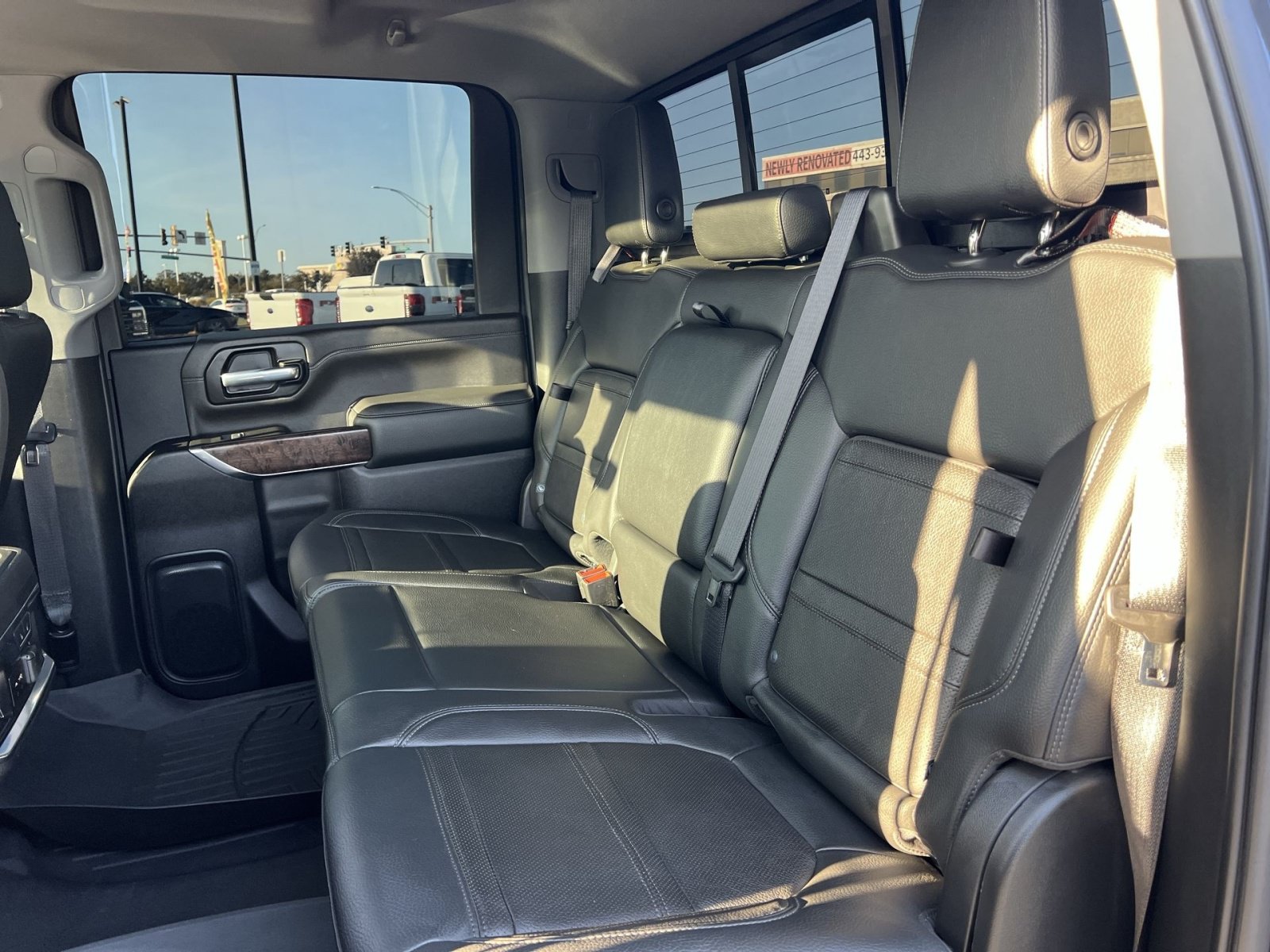 Used 2022 GMC Sierra 3500 Denali w/ Denali Ultimate Package AWD/4WD image 25