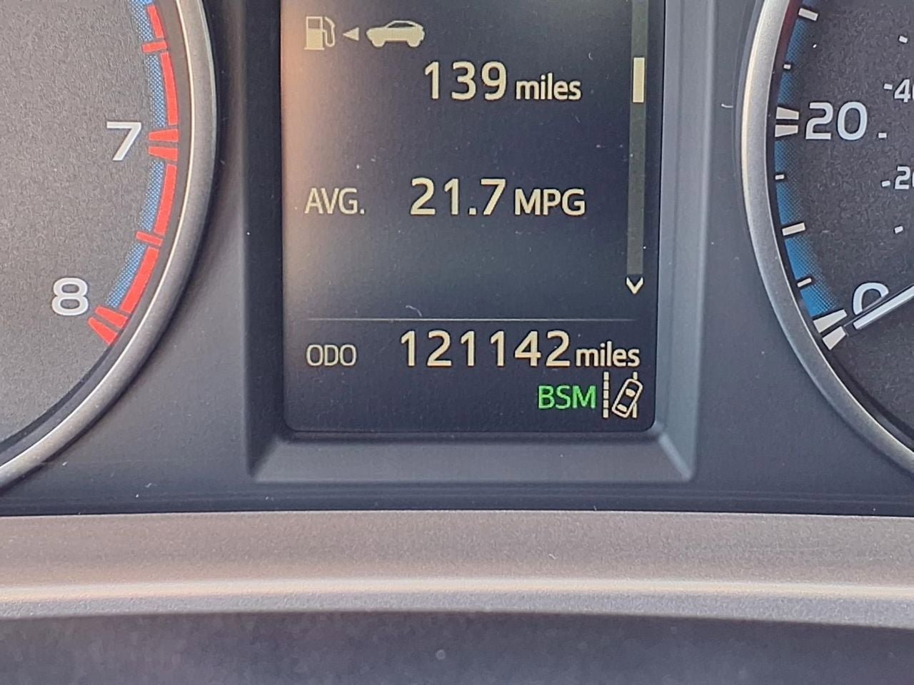 Used 2018 Toyota RAV4 XLE AWD/4WD image 28