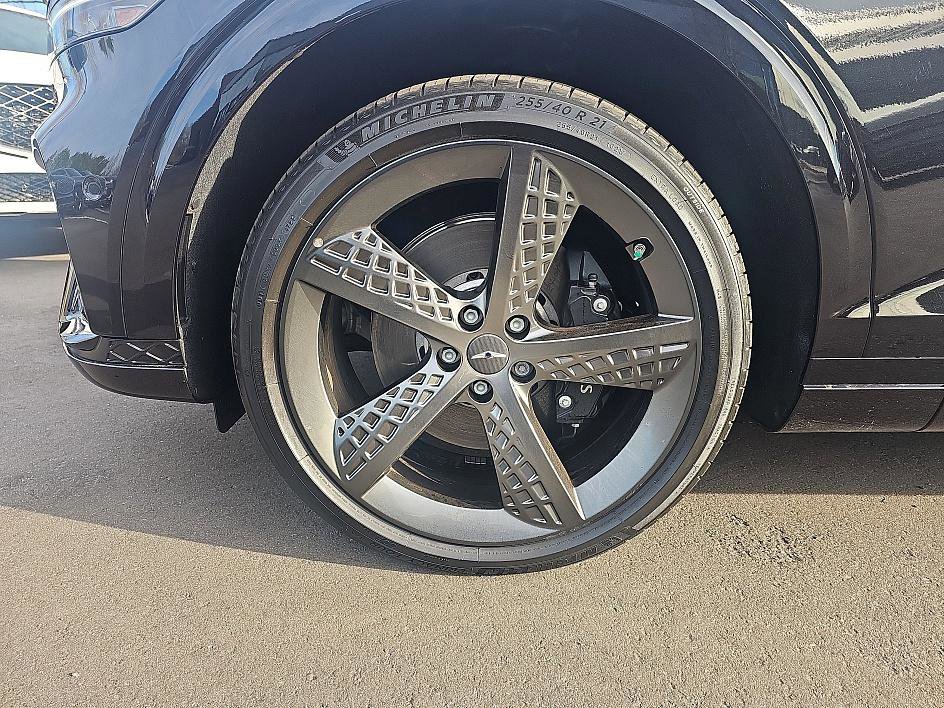 Used 2025 Genesis GV70 3.5T Sport w/ Sport Prestige Package image 10