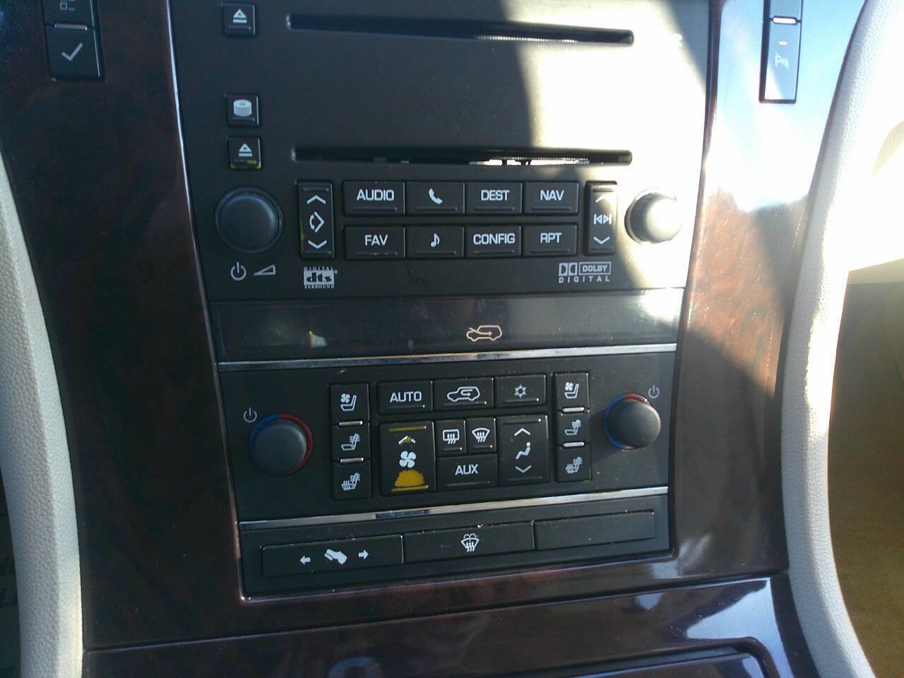 Used 2008 Cadillac Escalade AWD image 22