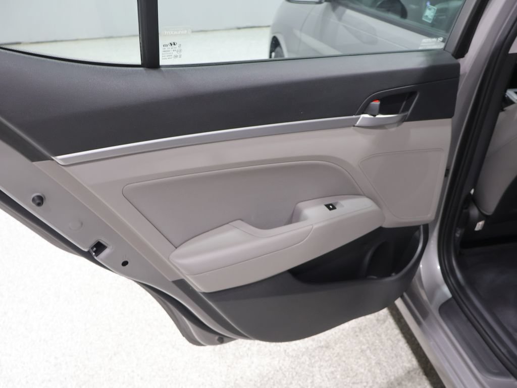 Used 2020 Hyundai Elantra SEL FWD image 18