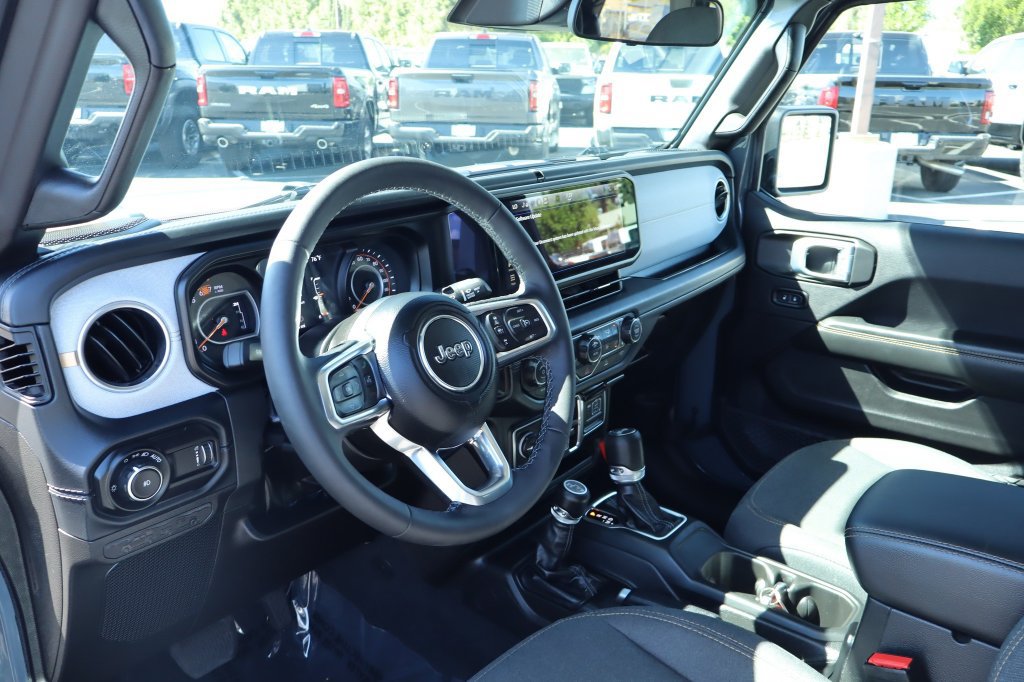 Certified 2026 Jeep Wrangler Unlimited Sahara AWD/4WD image 17