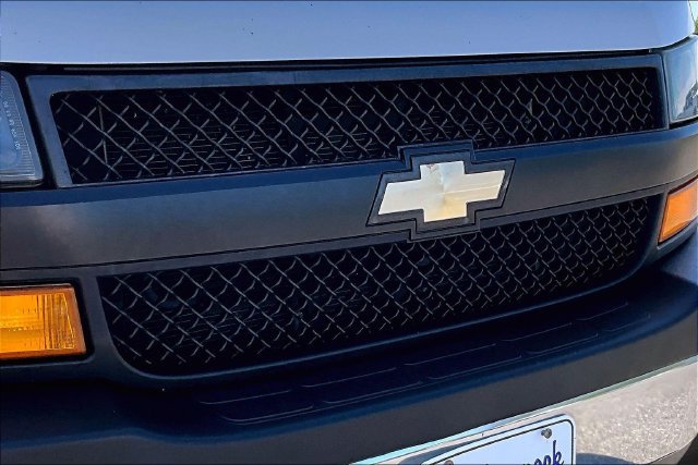 Used 2019 Chevrolet Express 2500 Extended w/ Driver Convenience Package RWD image 28