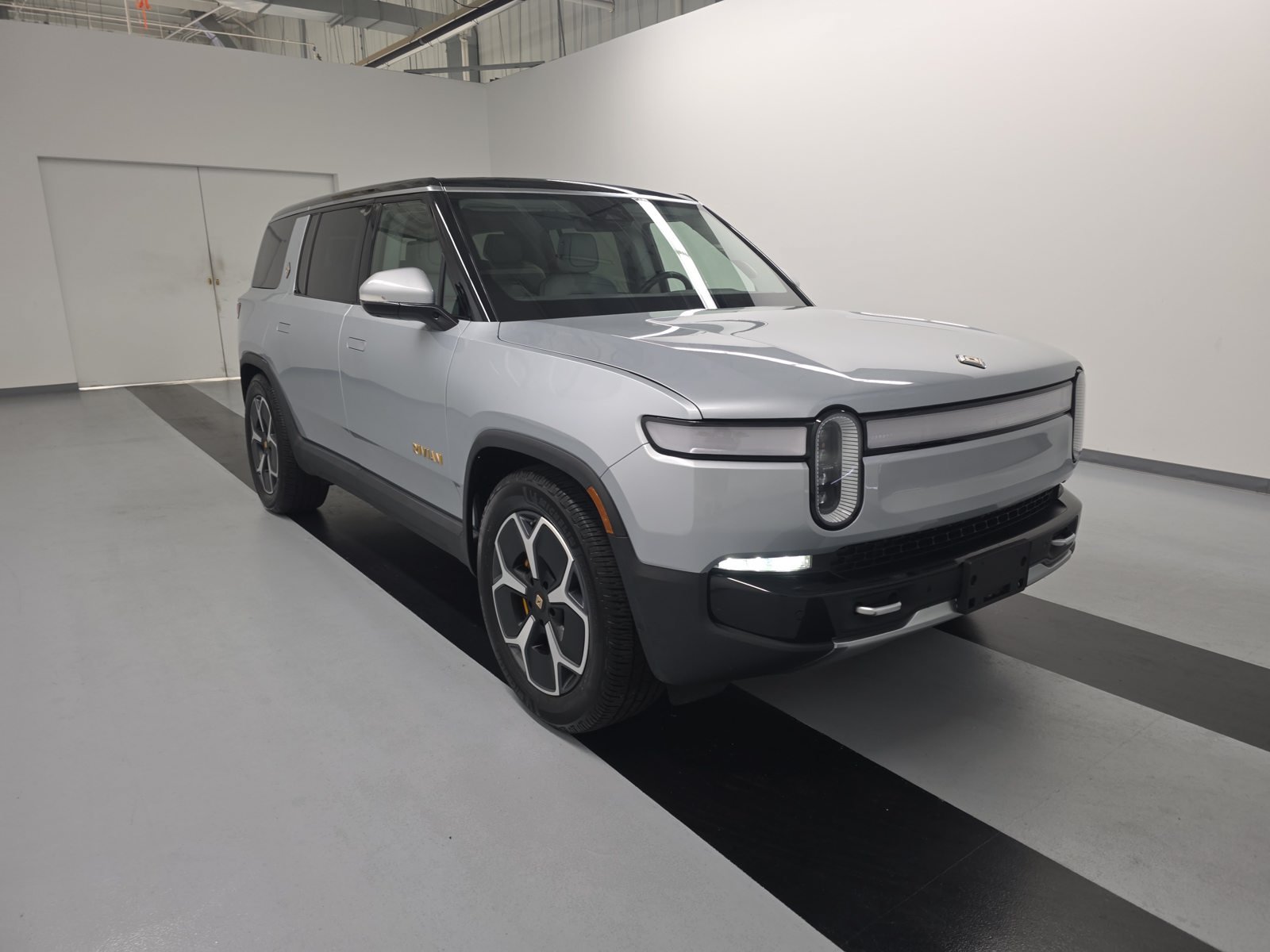 Used 2023 Rivian R1S Launch Edition Quad AWD/4WD image 7