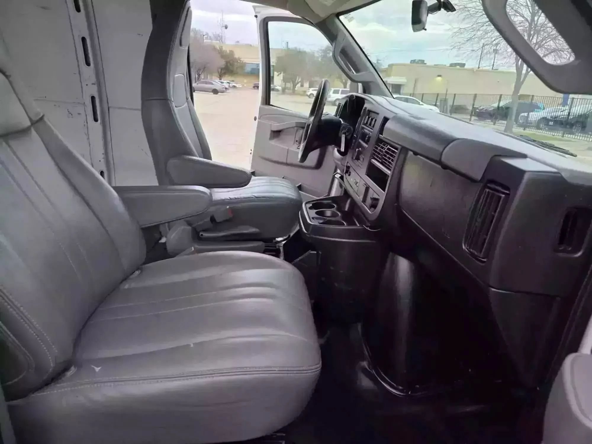 Used 2019 Chevrolet Express 2500 Extended w/ Driver Convenience Package RWD image 20