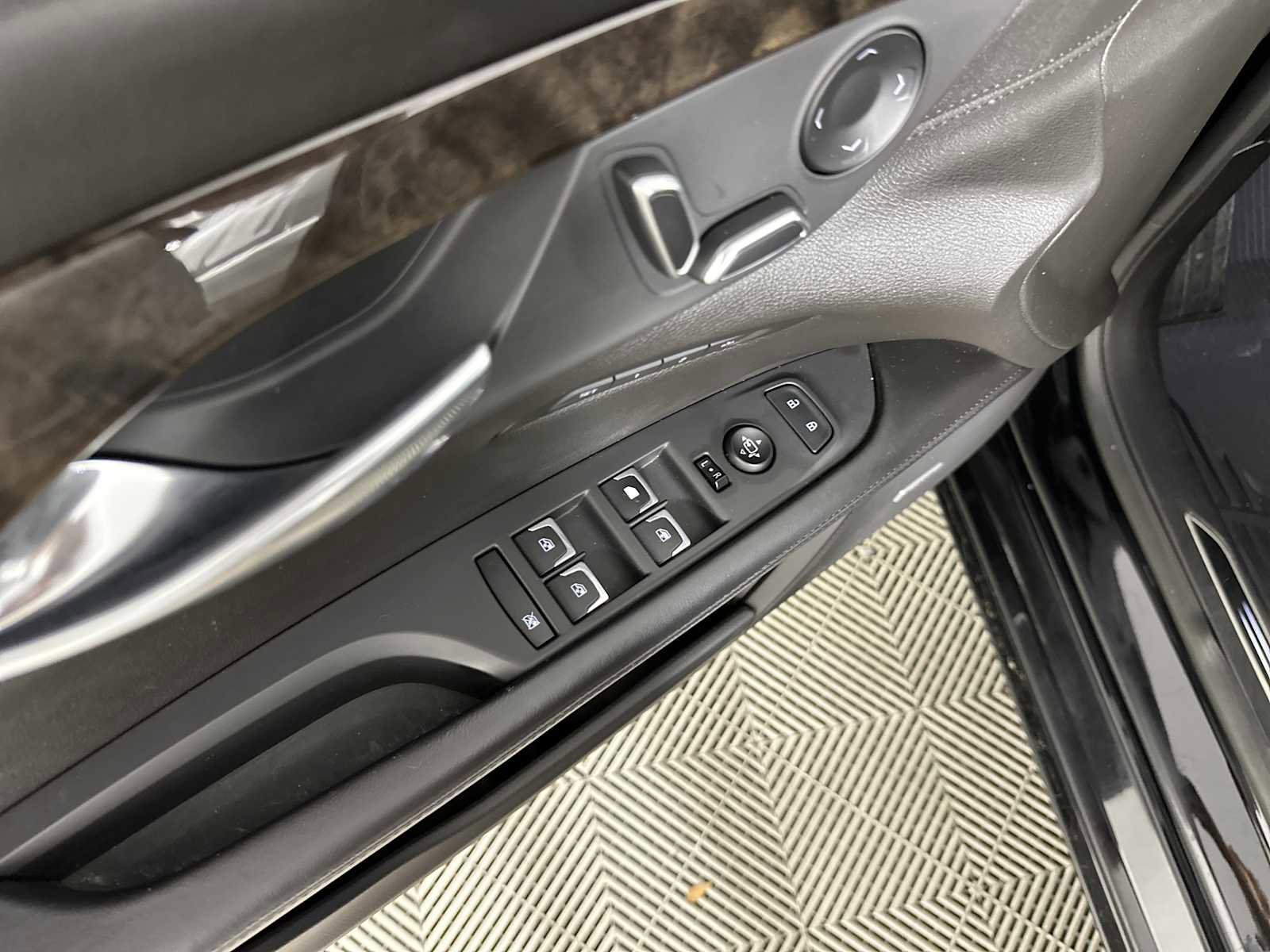 Used 2018 Cadillac CT6 Luxury image 16