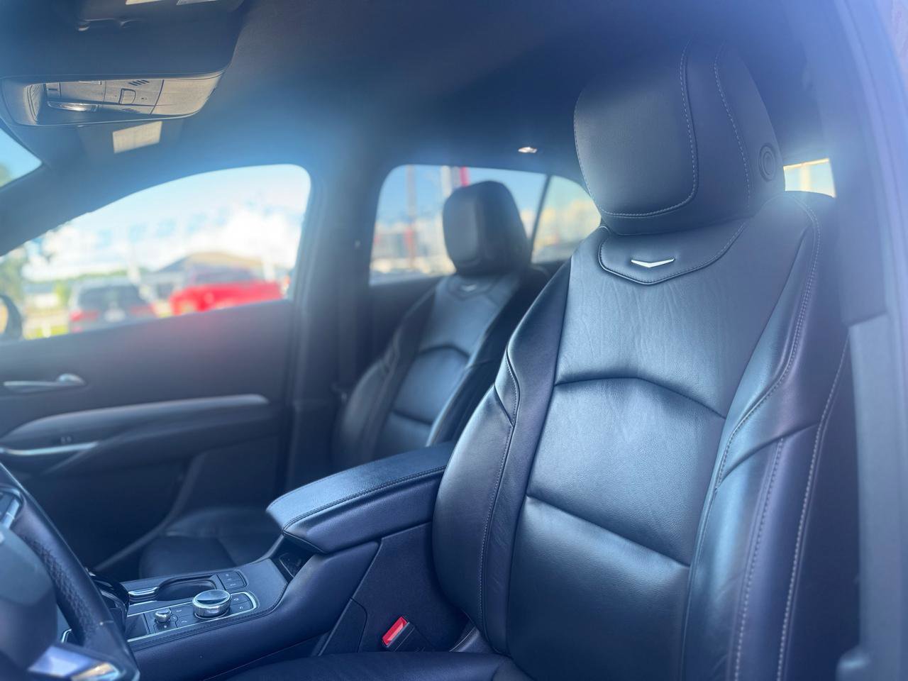 Used 2023 Cadillac XT4 Premium Luxury image 43