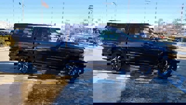 Used 2015 RAM 1500 Sport w/ Black Ram 1500 Sport Group image 9