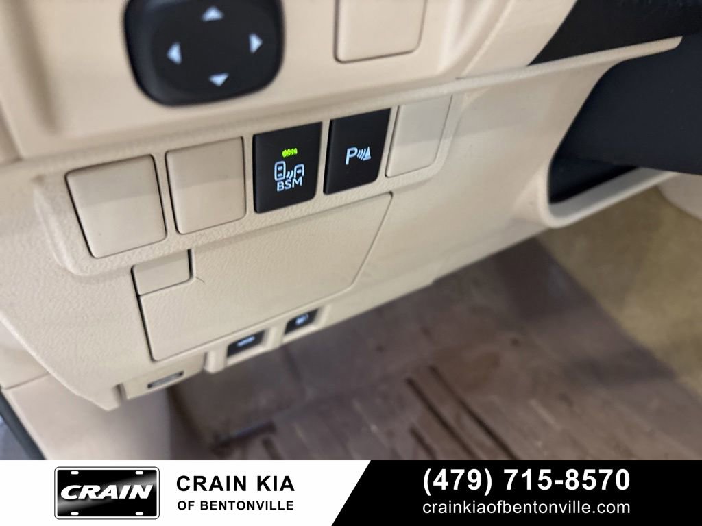 Used 2015 Lexus ES 350 w/ Premium Package FWD image 12