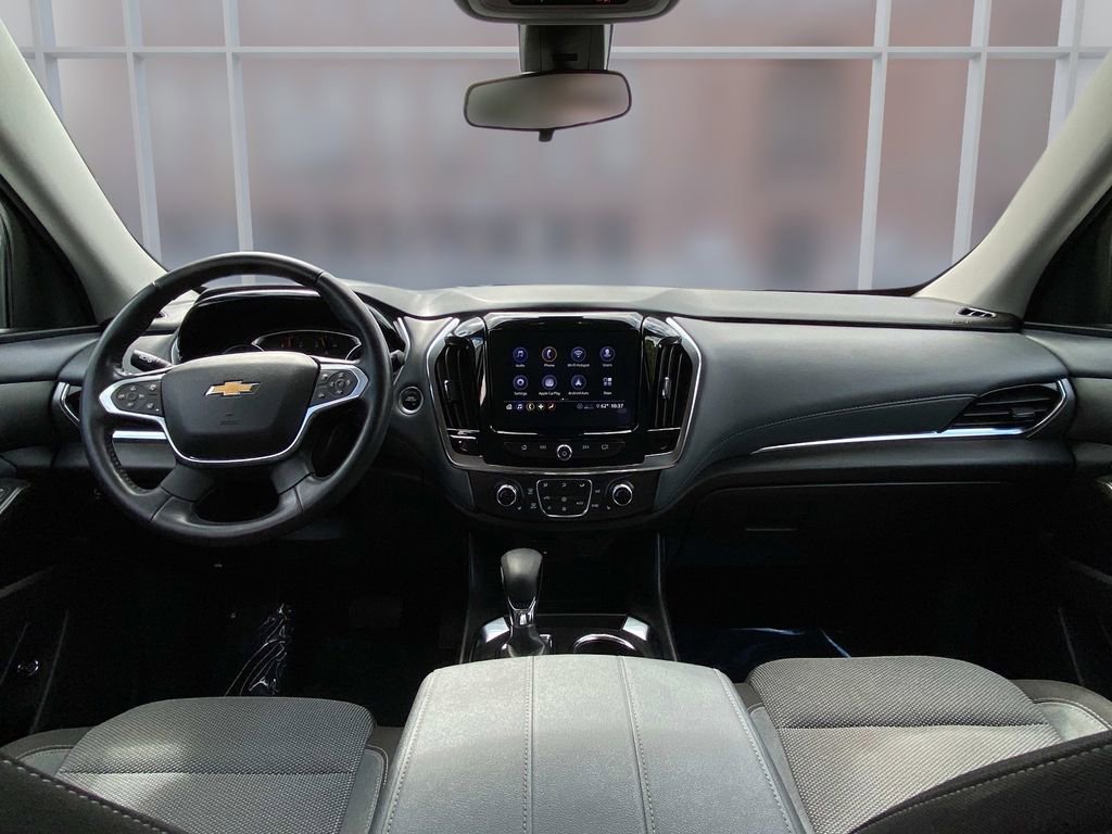 Used 2021 Chevrolet Traverse LT FWD image 20