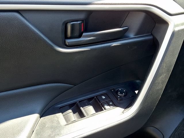 Certified 2024 Toyota RAV4 LE AWD/4WD image 8