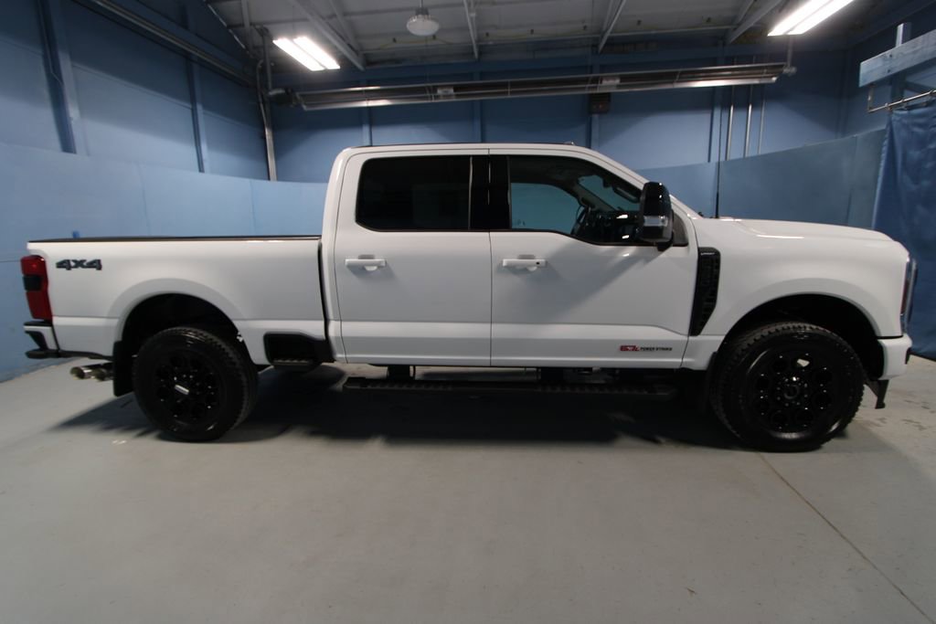 Used 2025 Ford F350 Lariat w/ Black Appearance Package image 38