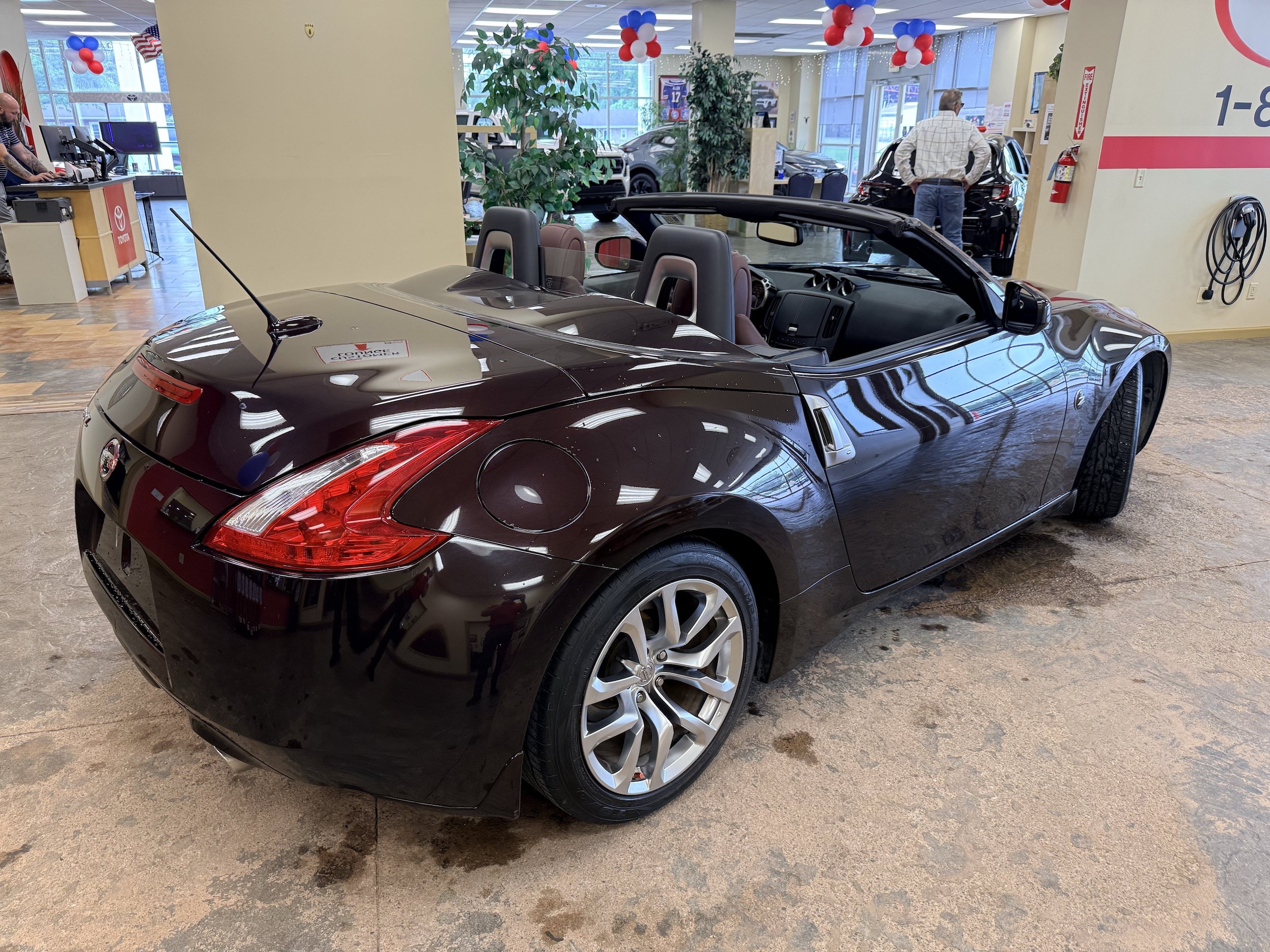 Used 2012 Nissan 370Z Touring RWD image 4