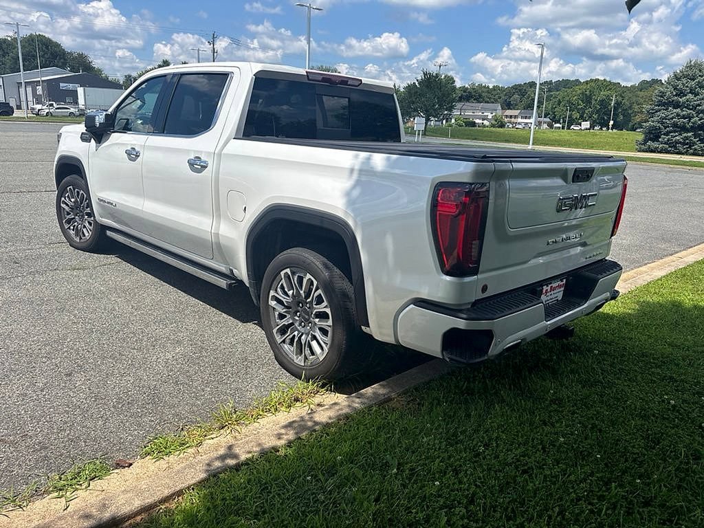 Used 2024 GMC Sierra 1500 Denali Ultimate AWD/4WD image 8