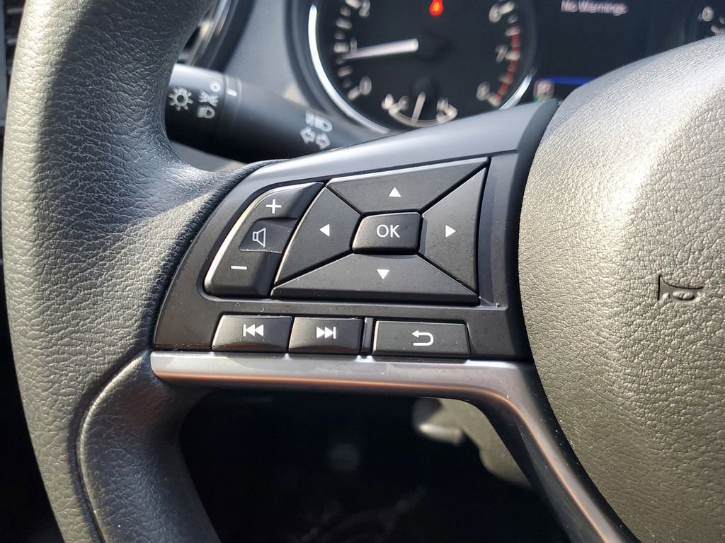 Used 2018 Nissan Rogue S image 29