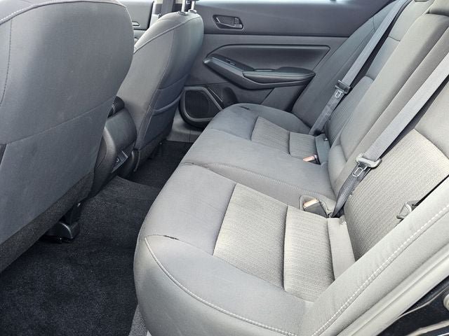 Used 2025 Nissan Altima 2.5 SV FWD image 11
