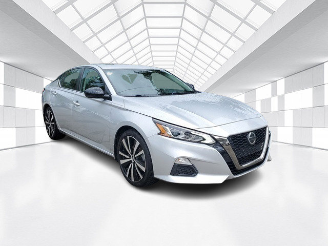 Used 2021 Nissan Altima 2.5 SR w/ SR Premium Package image 3