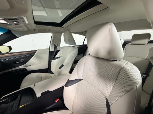 Certified 2025 Lexus ES 300h 300h w/ Premium Package image 5