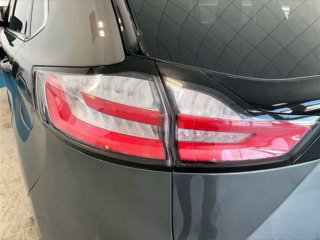 Used 2023 Ford Edge SEL image 32