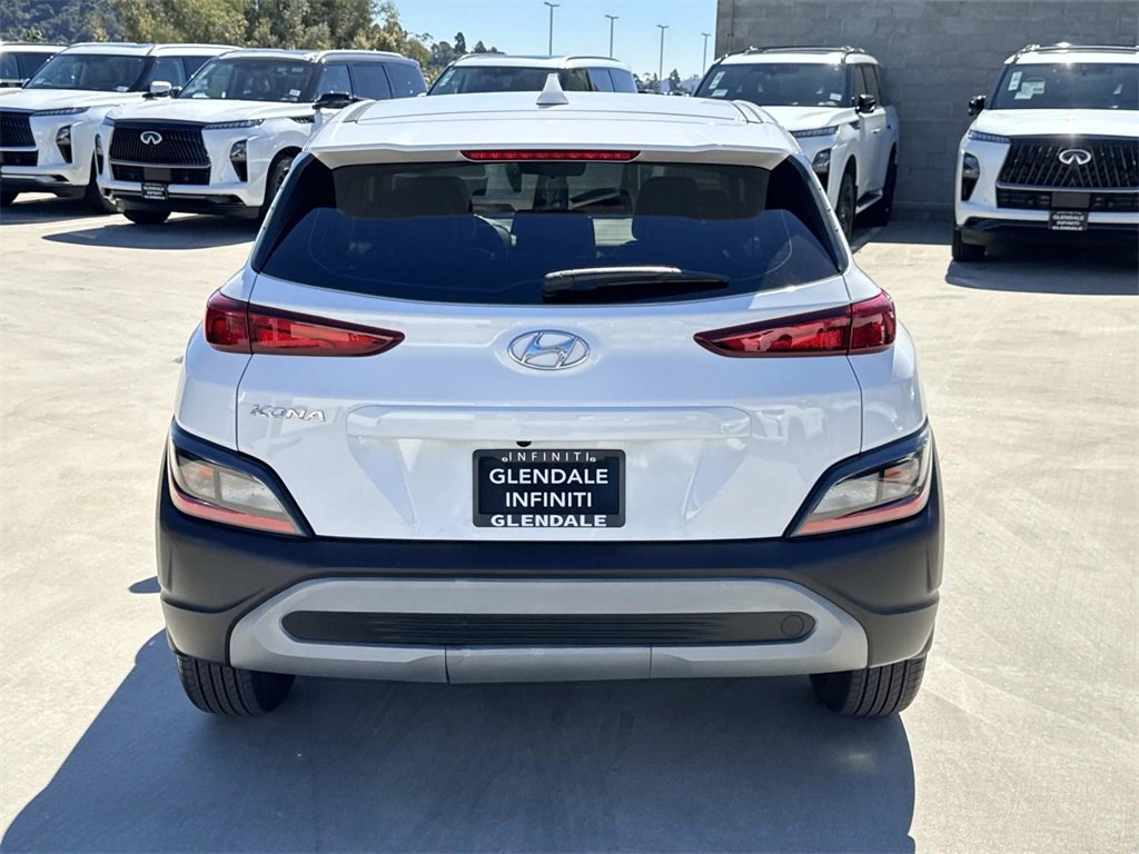 Used 2023 Hyundai Kona SE image 4