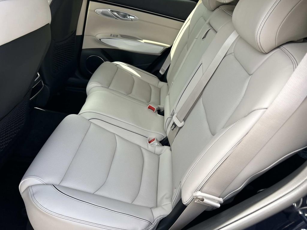 New 2026 Genesis GV70 2.5T Advanced image 21