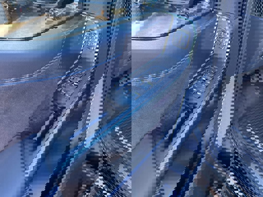 New 2025 Ford F150 Platinum w/ Equipment Group 702A High image 13