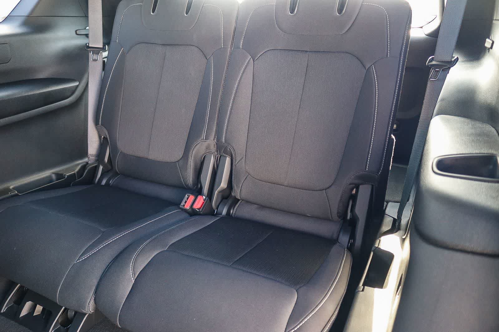 Used 2025 Jeep Grand Cherokee L Laredo RWD image 18