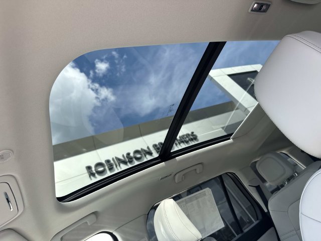 New 2026 Lincoln Aviator 2WD w/ Jet Appearance Package image 19