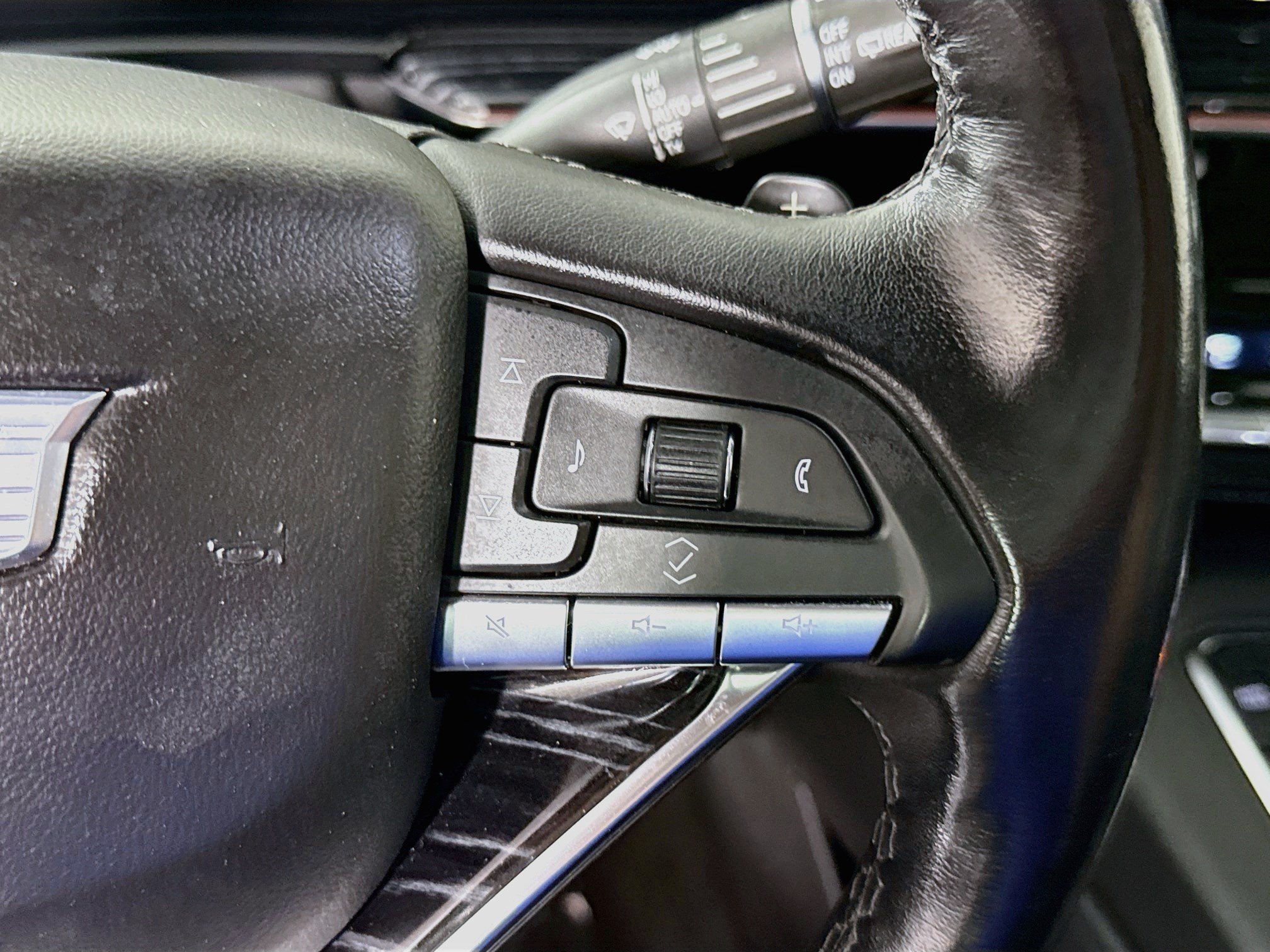 Used 2022 Cadillac Escalade Sport w/ Touring Package RWD image 15
