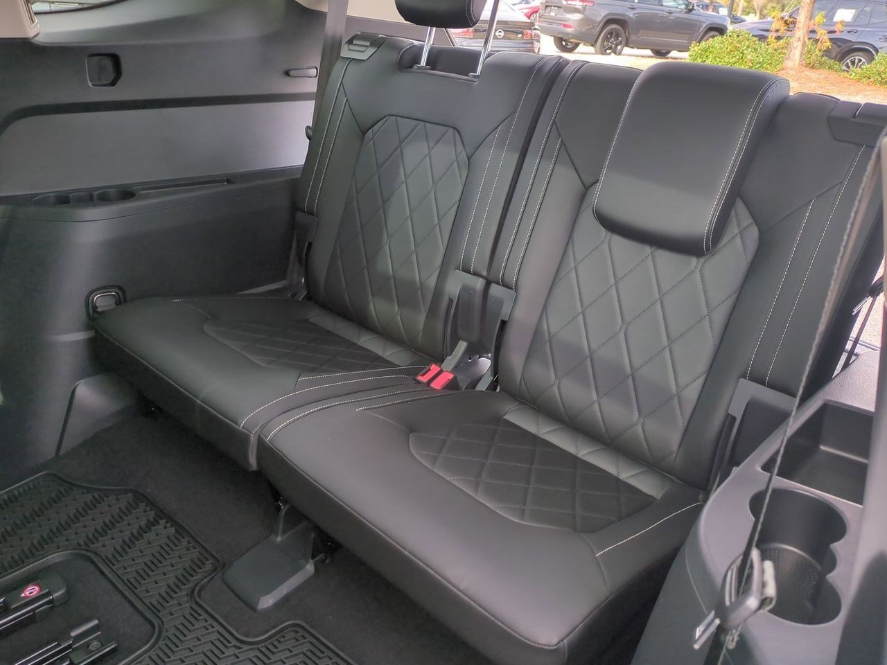 Used 2025 Volkswagen Atlas SEL Premium R-Line image 33